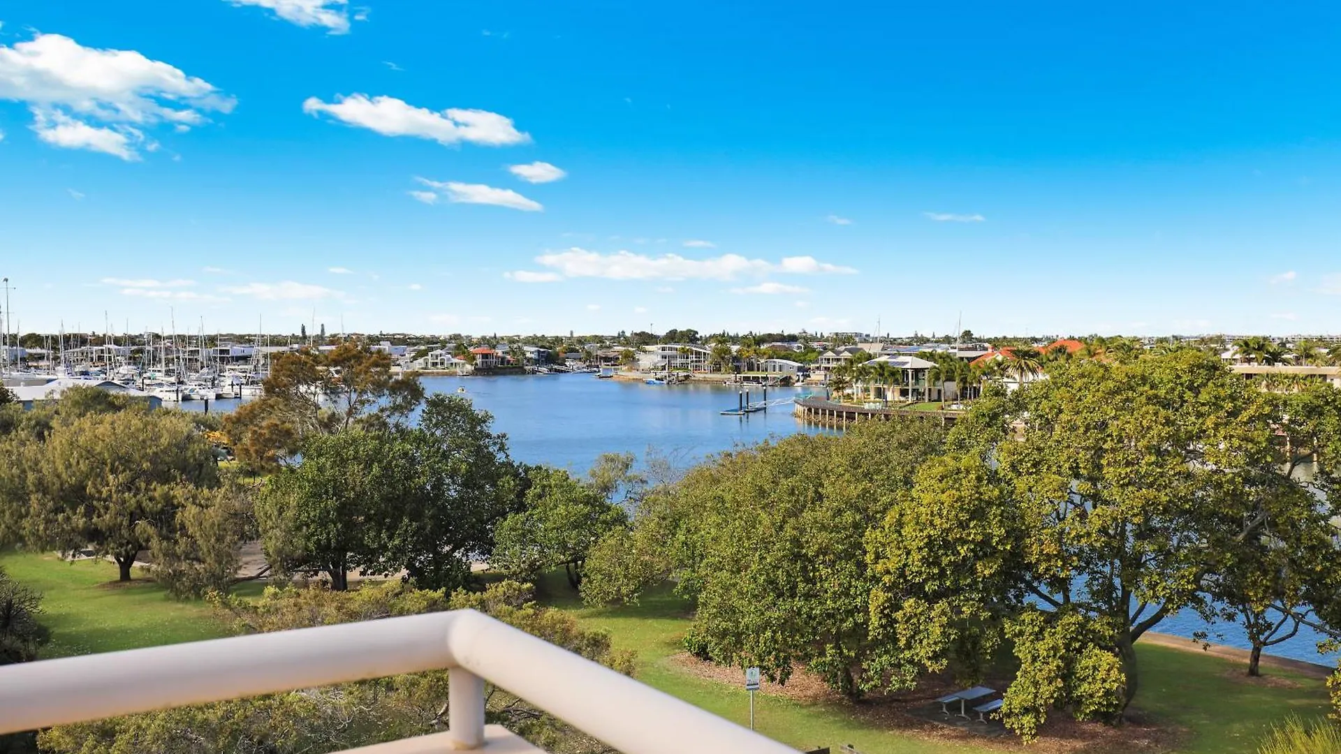 Spinnaker Quays Mooloolaba Aparthotel